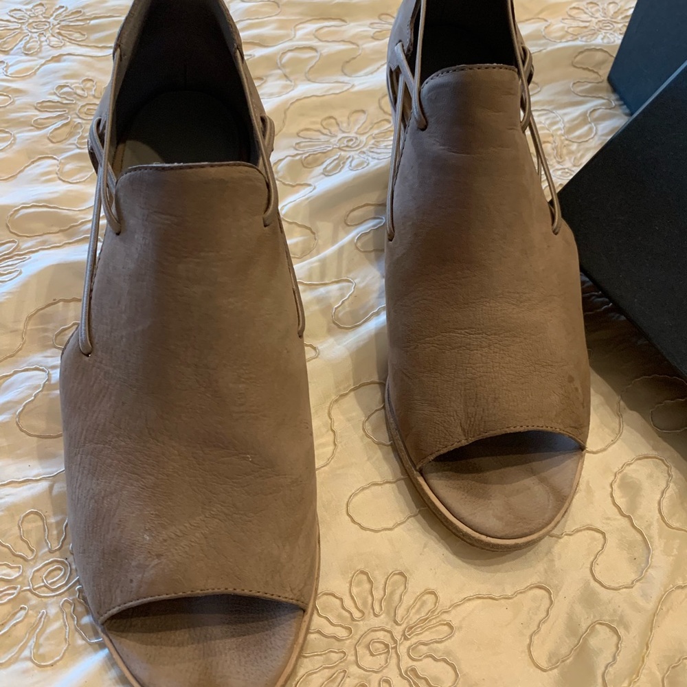 Eileen Fisher Tumbled Nubuck leather - Picture 2 of 5
